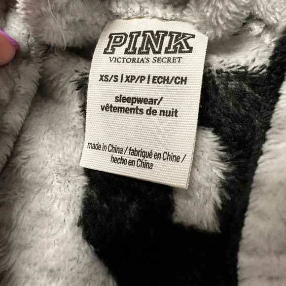 PINK Robe - Picture 4 of 5